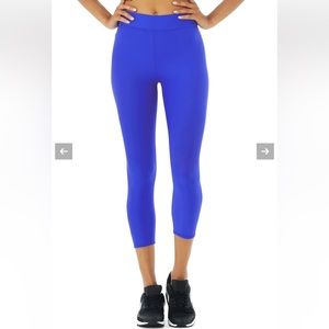 Alo Airlift High-Waist Conceal-Zip Capri